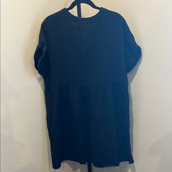 Universal Thread Black Cuffed Sleeve Boxy dress - Picture 3 of 3